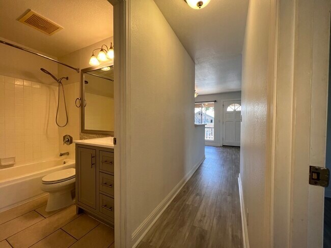 Building Photo - 480 Kenolio Rd