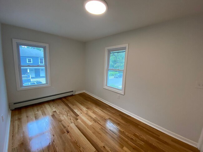 Building Photo - 215 Borden Ave