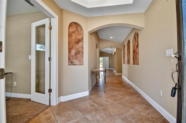 Building Photo - 108 Golfview Ct