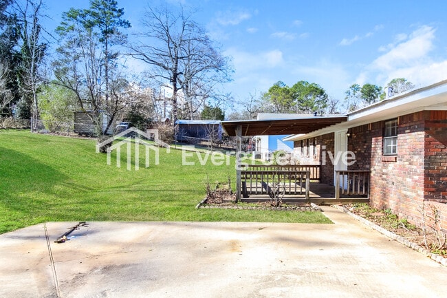 Building Photo - 820 Ridge Ln Dr