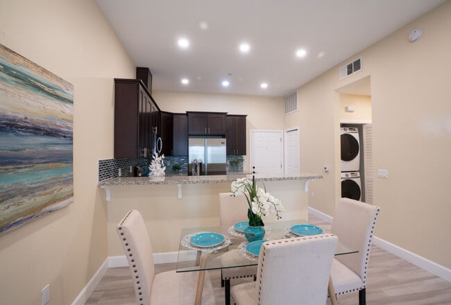 Building Photo - Pacific Heights Apartments