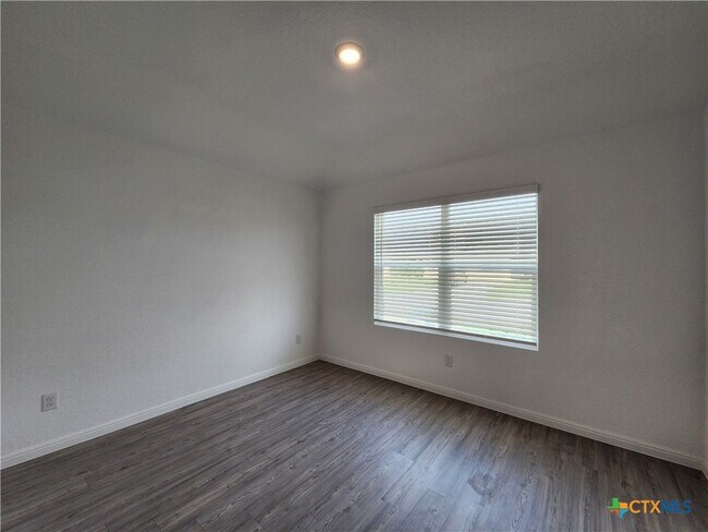 Building Photo - 414 Fairy Duster Dr