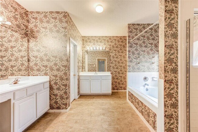Building Photo - 15206 Garett Green Cir