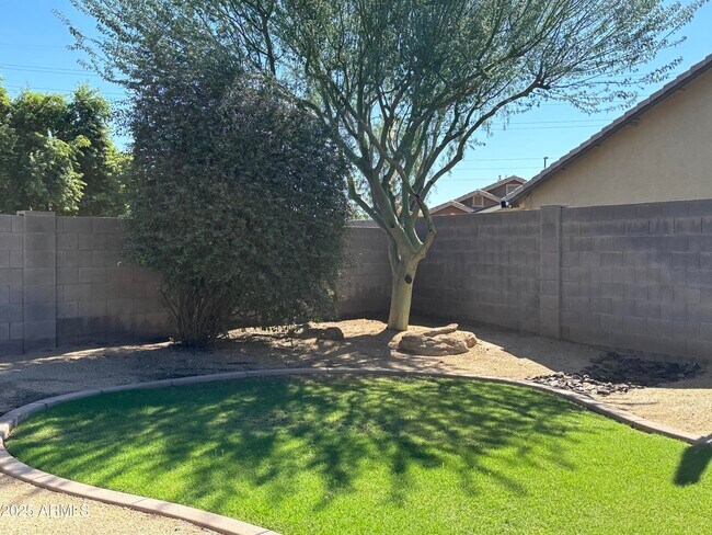 Building Photo - 3799 E Thunderheart Trail