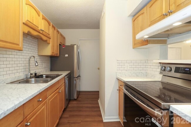 Building Photo - 4912 Sardis Rd