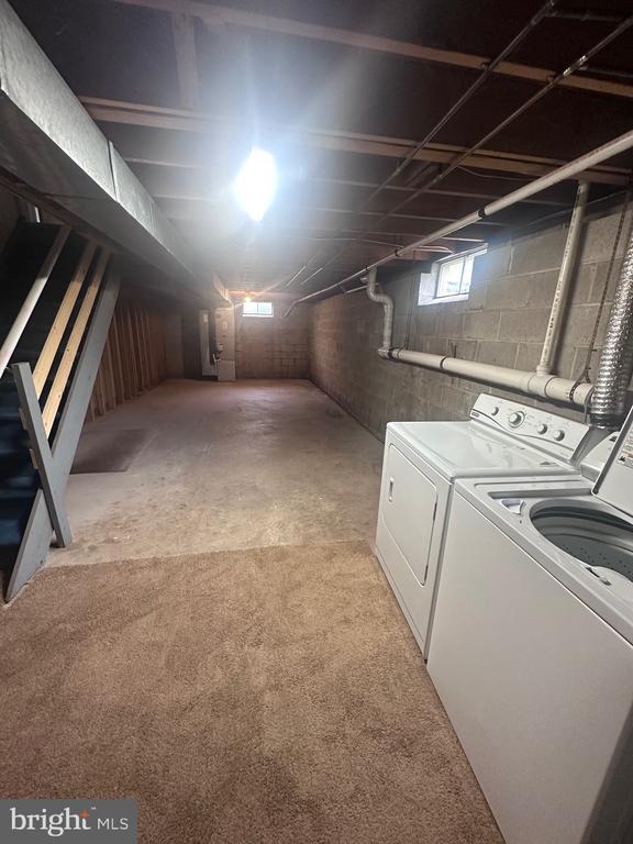 Building Photo - 28 Winard Cir