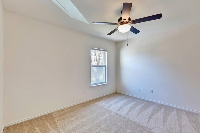 Building Photo - 5204 Bahan Dr