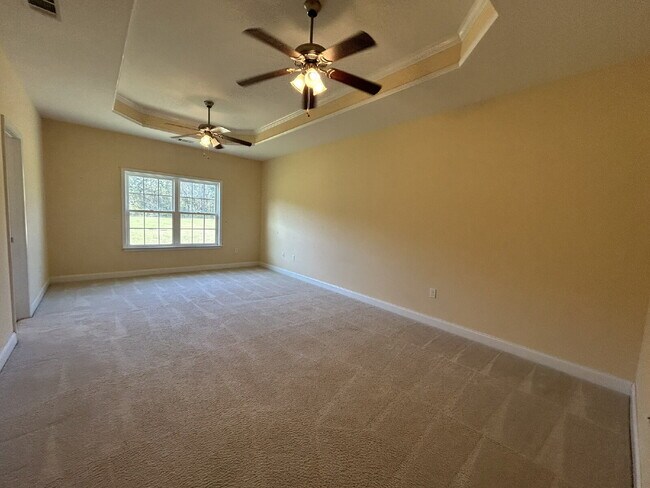 Building Photo - Home For Rent