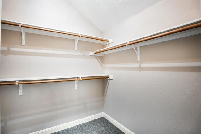 Building Photo - 725 Crane Canyon Pl