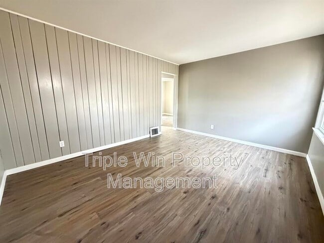 Building Photo - 1145 St Matthew Dr