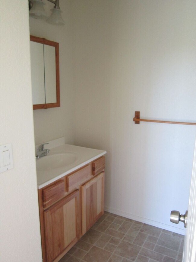 Building Photo - 1710 Lancaster Ave