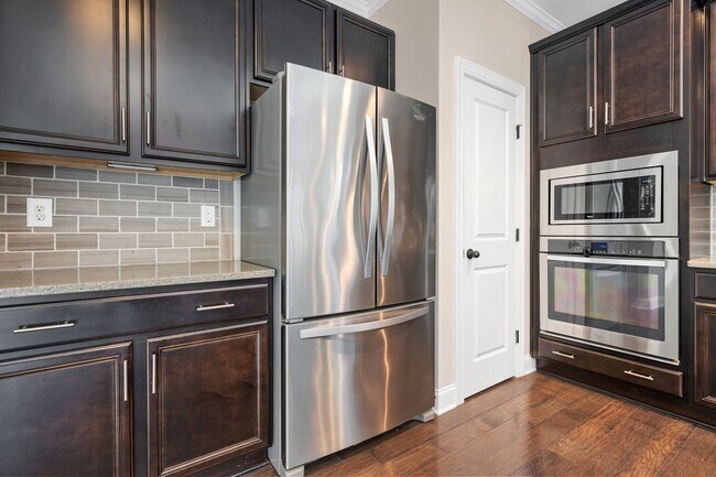 Building Photo - Beautiful 3-bedroom, 2.5-bath home in unbeatable Morrisville location