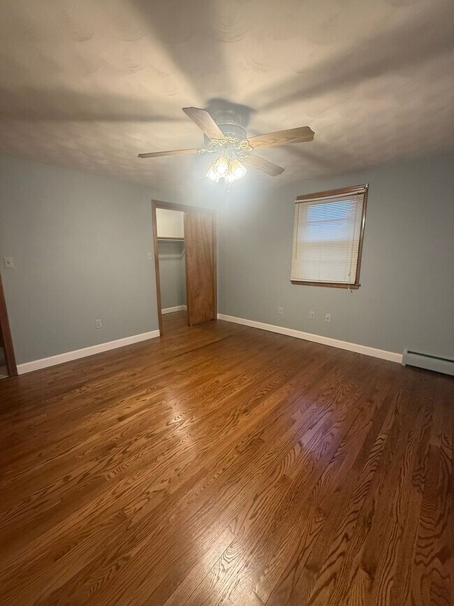 Building Photo - 250 Oakland Ave