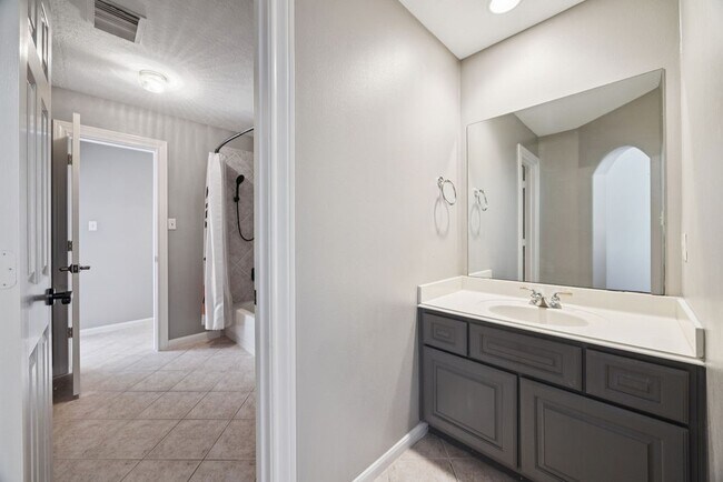 Building Photo - 6615 Redberry Glen Ln