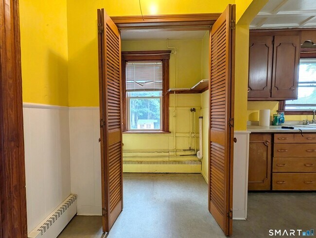 Building Photo - 226 Brightwood Ave