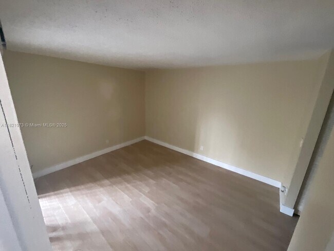 Building Photo - 3470 Foxcroft Rd