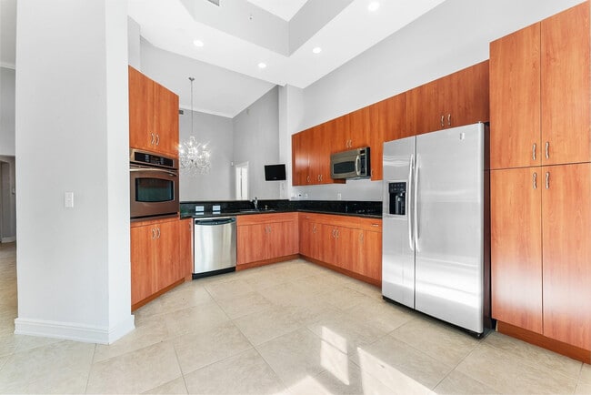 Building Photo - 16102 Emerald Estates Dr
