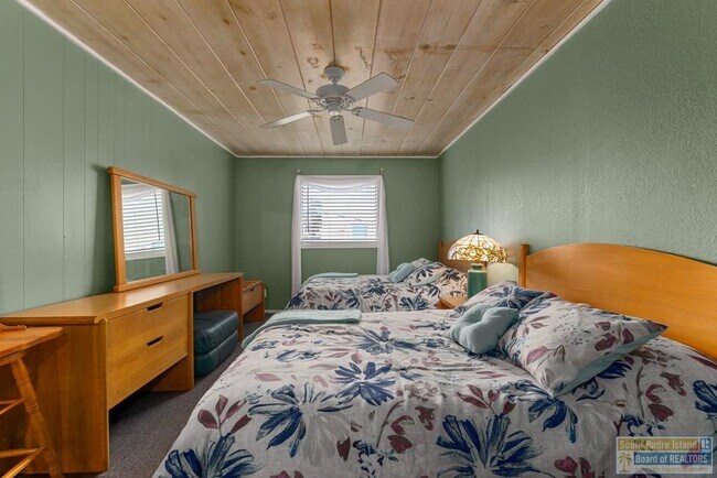 Building Photo - 2615 Gulf Blvd