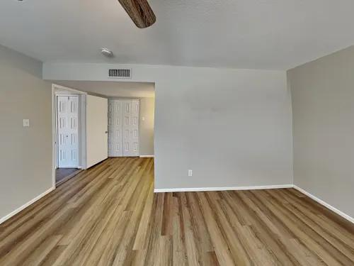 Building Photo - 1633 E Fremont Dr