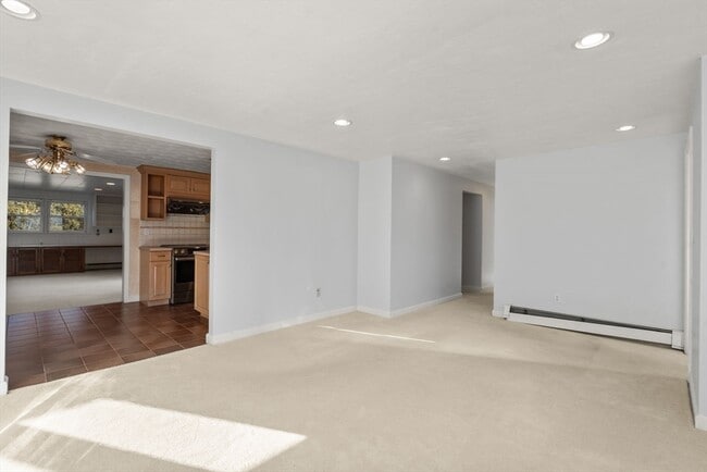 Building Photo - 8 Stanley St