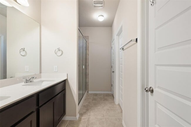 Building Photo - 408 Black Opal Dr