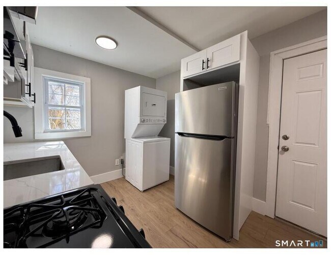 Building Photo - 324 Congress Ave