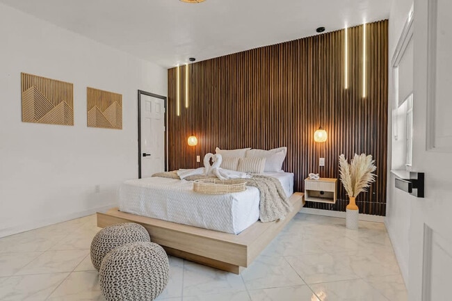 Building Photo - 20140 NE 25th Ct