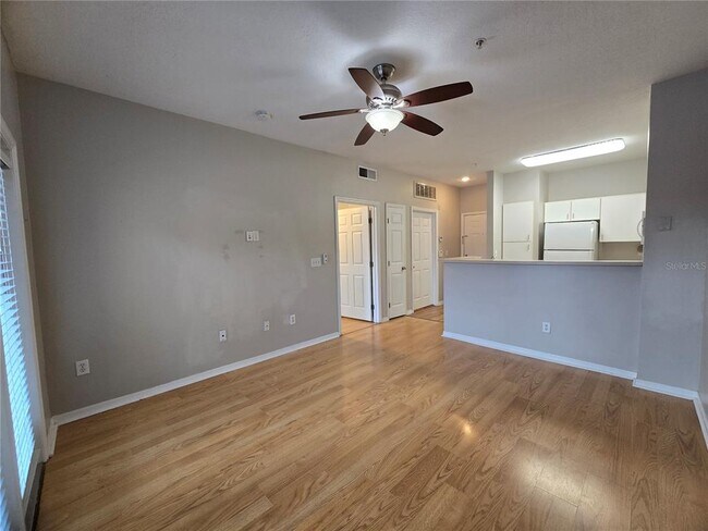 Building Photo - 1910 E Palm Ave