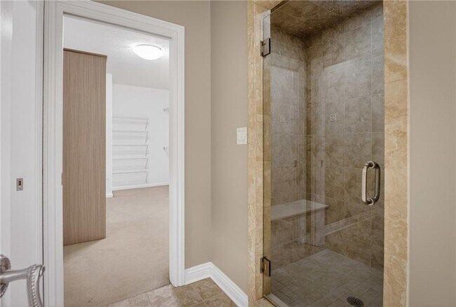 Building Photo - 402 Georgetowne Ct