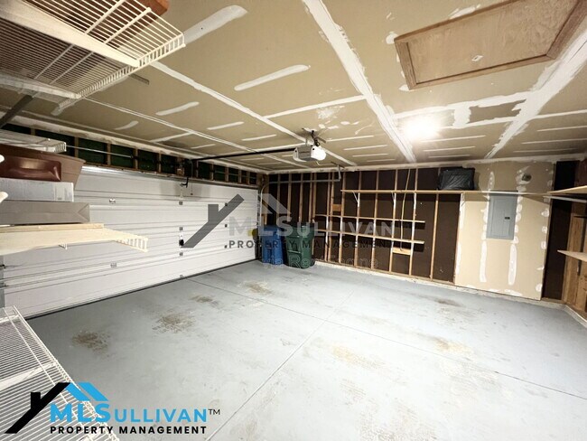 Building Photo - 4504 Conklin Dr