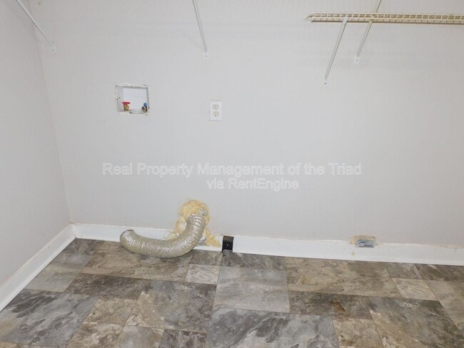 Building Photo - 1217 Pearson Pl