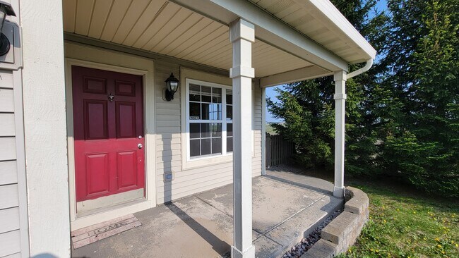 Building Photo - 1426 Dahlgren Ln
