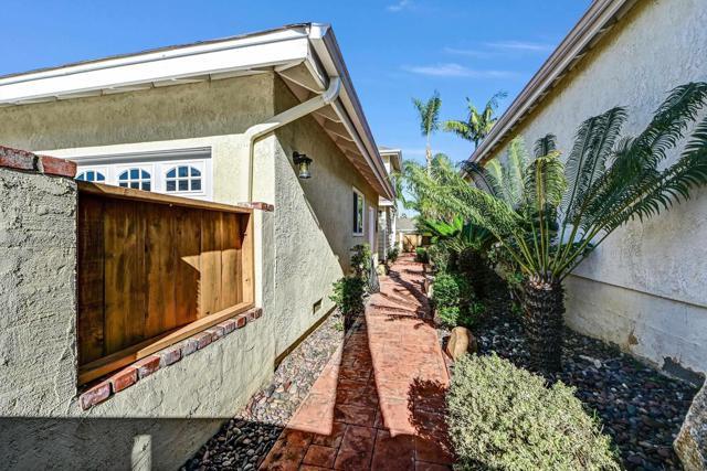 Building Photo - 835 Skysail Ave