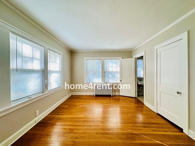 Building Photo - First Level Condo, Just Off the Plaza with...