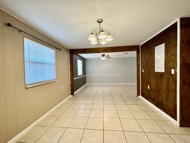 Building Photo - Spacious 3 Bedroom Duplex for Rent in Nice...