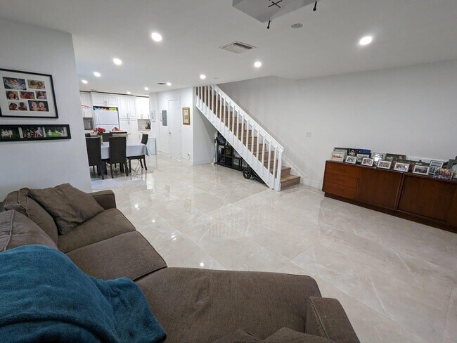Building Photo - 7710 Lago Del Mar Dr