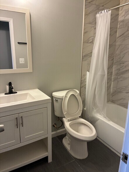 Building Photo - 1709 E St NE