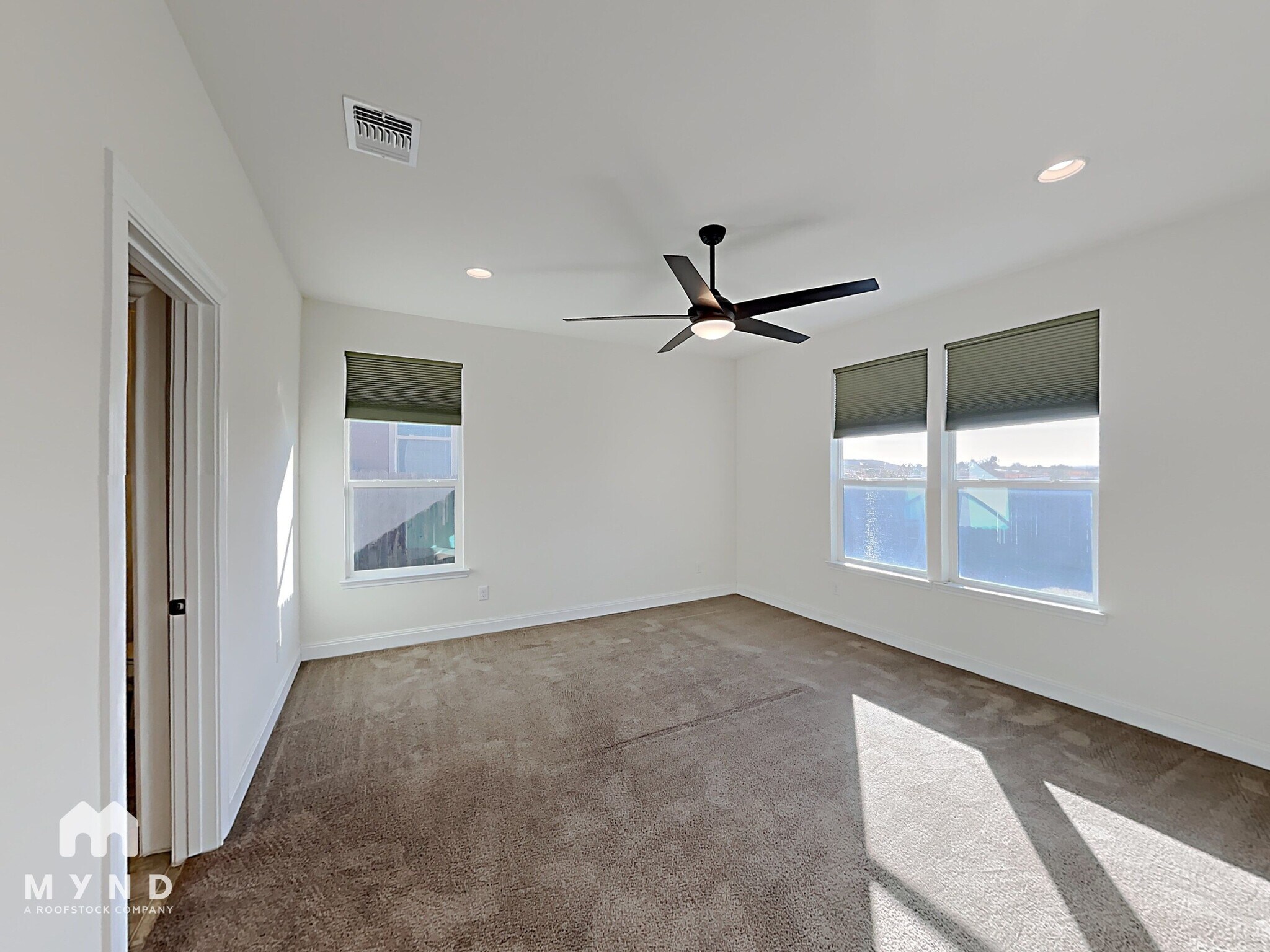 Building Photo - 5805 Sardinia Dr