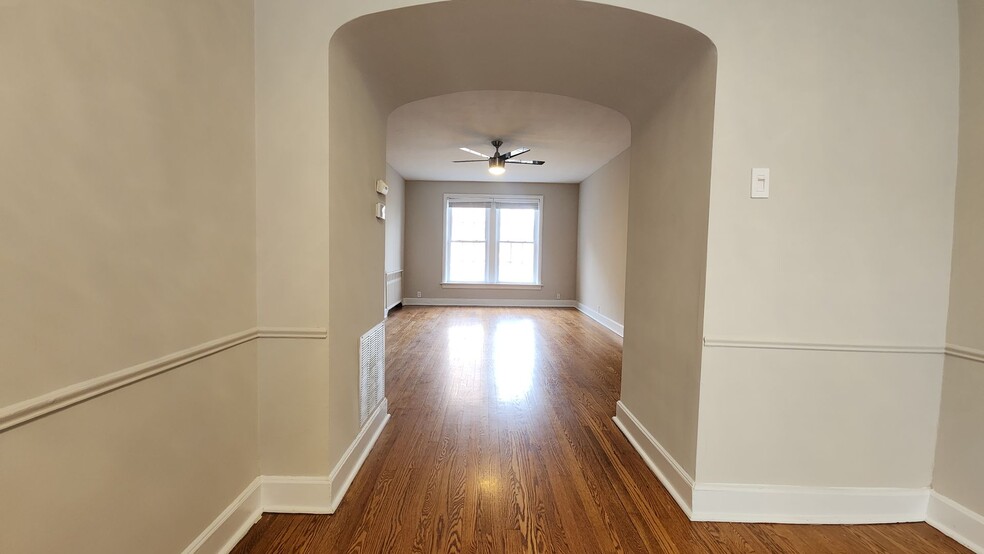 Building Photo - 7754 Kingsbury Blvd