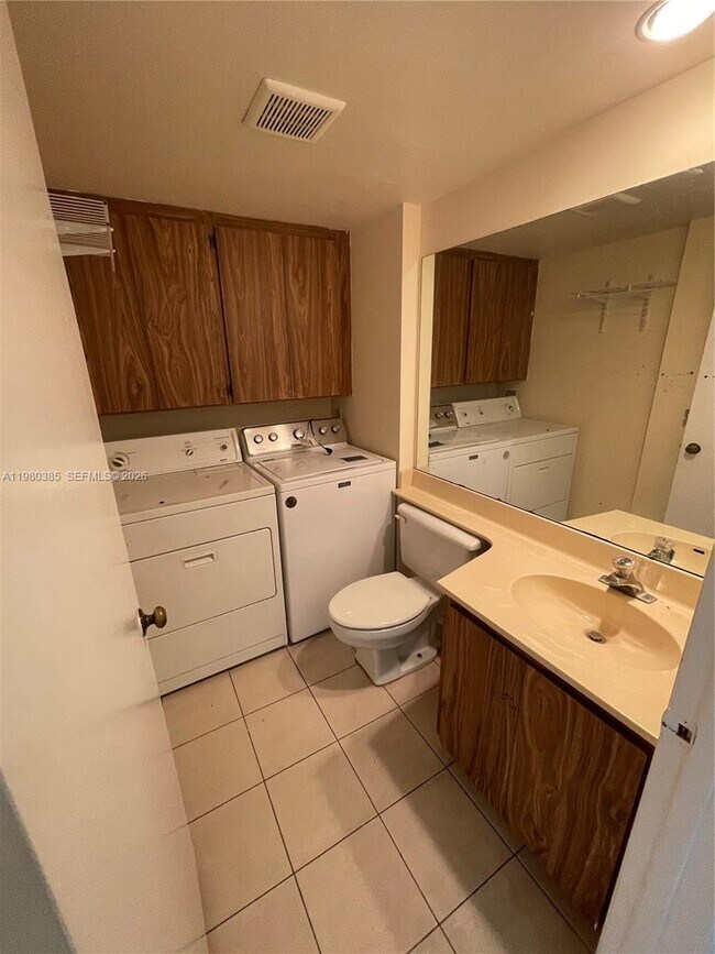 Building Photo - 237 Charter Way