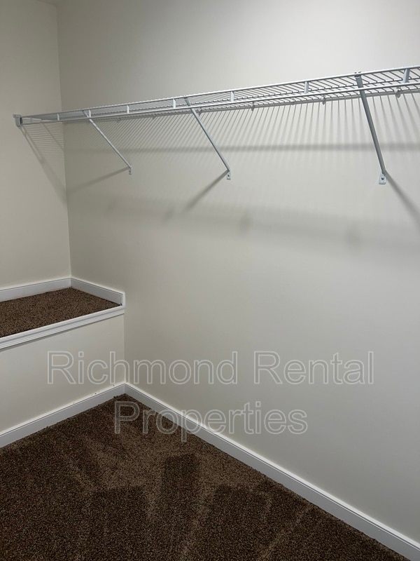 Building Photo - 1503 Stonewall Manor Dr