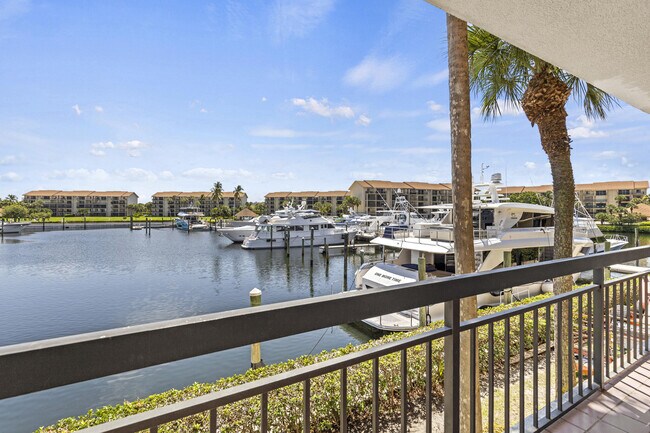 Building Photo - 2401 Marina Isle Way