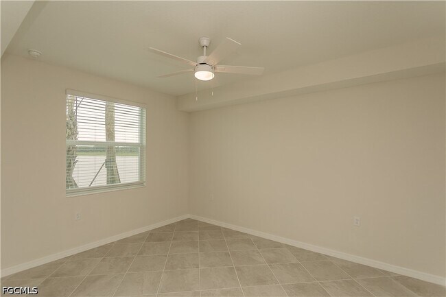 Building Photo - 15375 Grn Acrs Ave