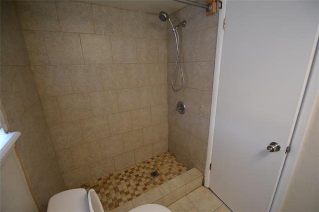 Building Photo - 8108 Redwood Dr