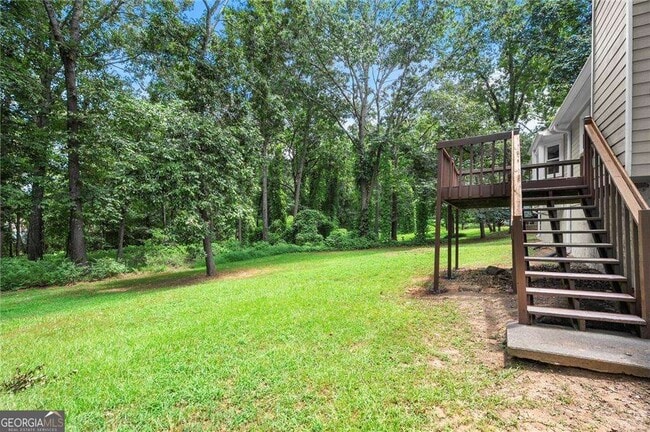 Building Photo - 200 E Country Woods Dr