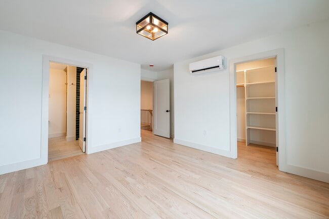 Building Photo - 2620 Main St