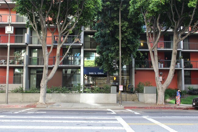 Building Photo - 255 S Hill St