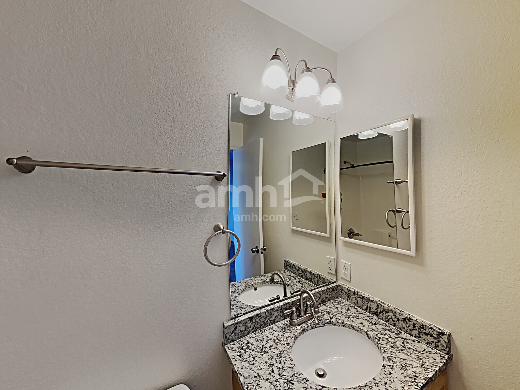 Building Photo - 11762 Elizabeth Cir