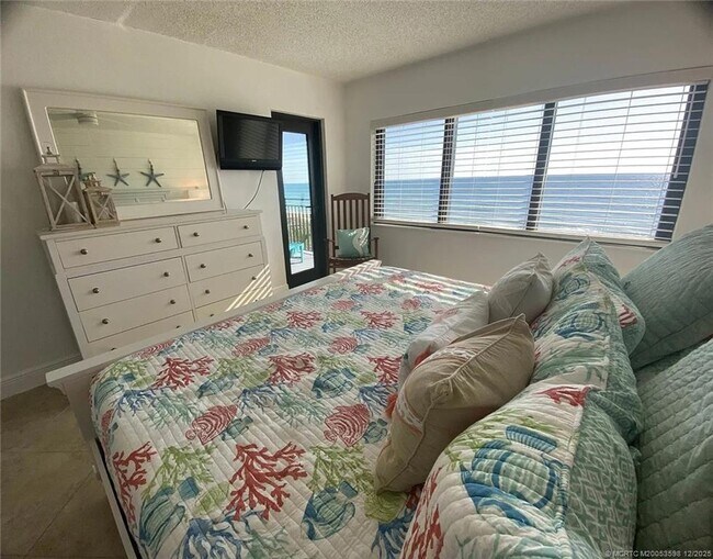 Building Photo - 10102 S Ocean Dr