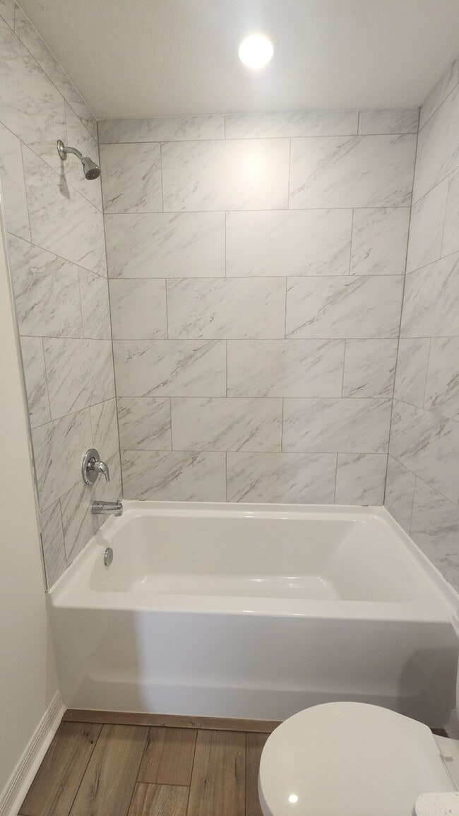 Building Photo - new 3/2 home